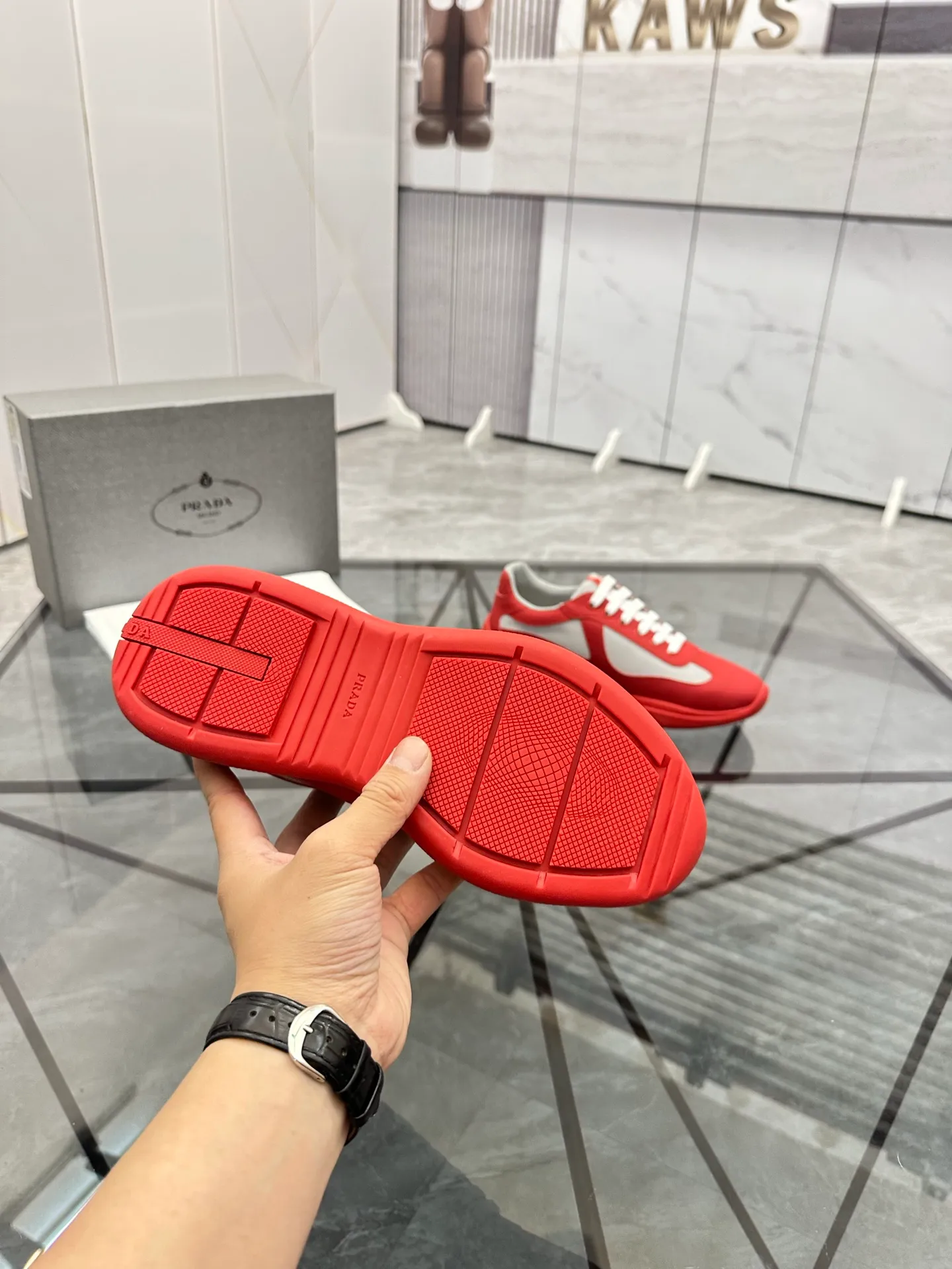 Men's shoes: 💰P360¥ Product trademark: Prada *"Prada*" low-top casual shoes Regular size: 35-47 (can be customized to 48) couple style Product materials: imported silk leather upper, breathable lining, original outsole. Number: 943